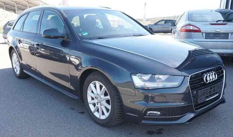 Gebraucht Audi A4 S-Line 204 PS (150 kW) 2012 Mondscheinblau Kombi