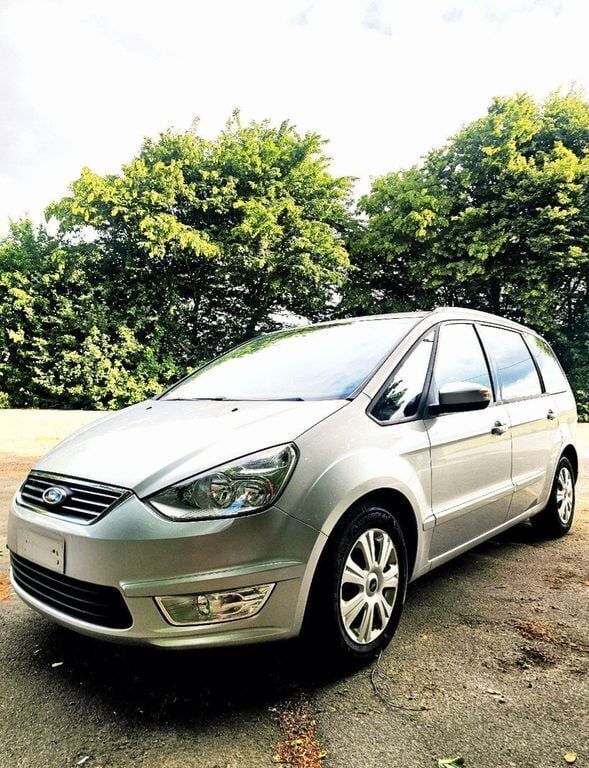 Silber Gebraucht 2015 Ford Galaxy Business Edition Van / Kleinbus | 9.999 € (Superpreis) - Bild 1/4