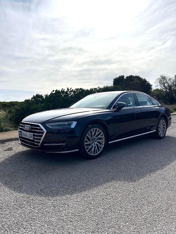 Second-hand Audi A8 340 CP (250 kW) 2019 Albastru Berlinǎ