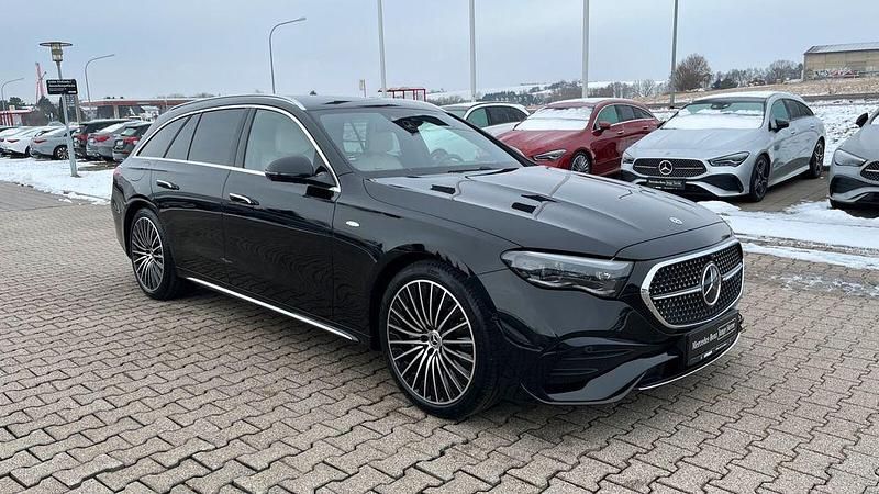 Gebraucht Mercedes E300 AMG 204 PS (150 kW) 2025 Obsidianschwarz Kombi