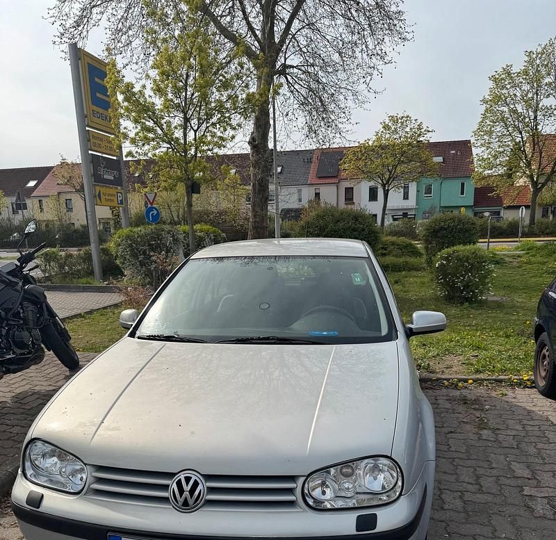 Gebraucht VW Golf IV 2001 Silber Limousine