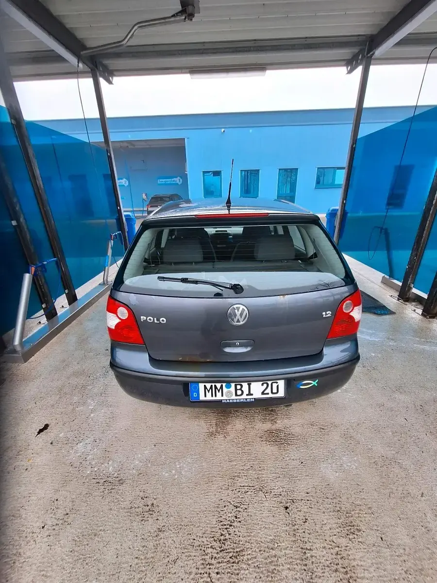 Używany VW Polo 64 KM (47 kW) 2002 Szary Sedan/Limuzyna