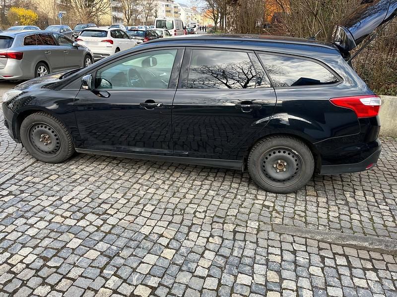 Gebraucht Ford Focus 125 PS (91 kW) 2013 Schwarz Kombi