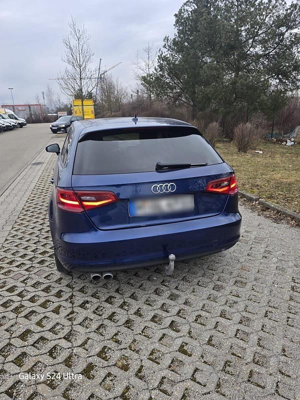 Gebraucht Audi A3 Sportback 110 PS (80 kW) 2014 Blau Kleinwagen