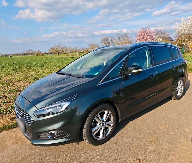 Gebraucht Ford S-MAX Titanium 241 PS (177 kW) 2016 Grün Van / Kleinbus