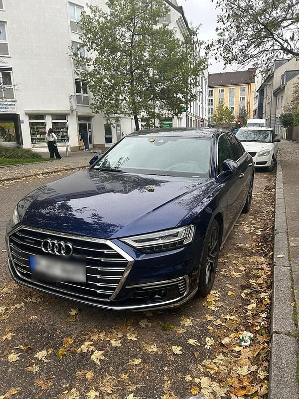 Blau Gebraucht 2020 Audi A8 Comfort Limousine | 46.999 € (Etwas zu teuer) - Bild 1/4