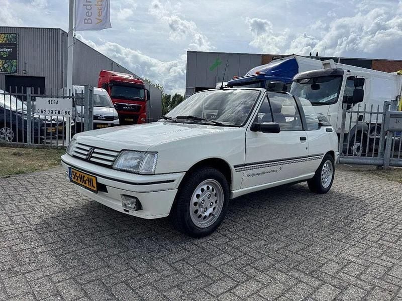 Weiß Gebraucht 1992 Peugeot 205 Cabrio | 7.900 € - Bild 1/4