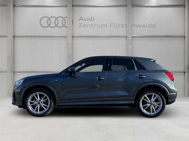 Gebraucht Audi Q2 S-Line 150 PS (110 kW) 2025 Daytonagrau perleffekt SUV