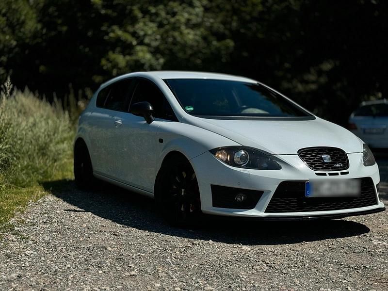 Weiß Gebraucht 2011 Cupra Leon Limousine | 10.450 € (Etwas zu teuer) - Bild 1/4