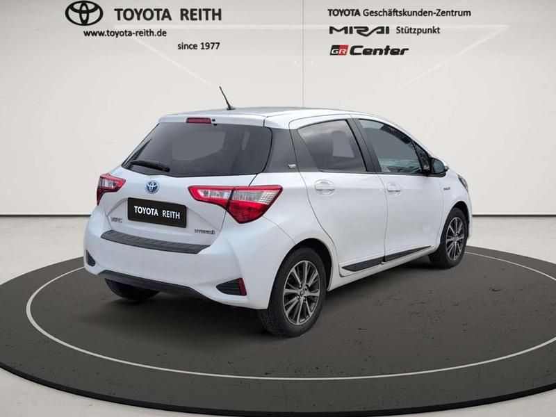 Gebraucht Toyota Yaris Hybrid Team 101 PS (74 kW) 2020 Schneeweiß Kleinwagen