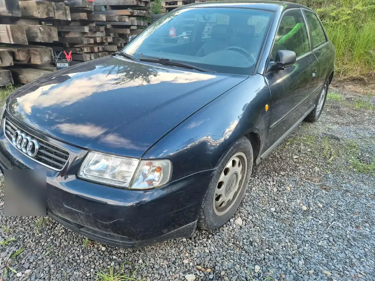 Używany Audi A3 102 KM (75 kW) 1998 Beżowy Hatchback