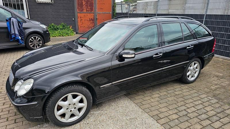 Schwarz Gebraucht 2003 Mercedes 320 Elegance Kombi | 7.990 € - Bild 1/4