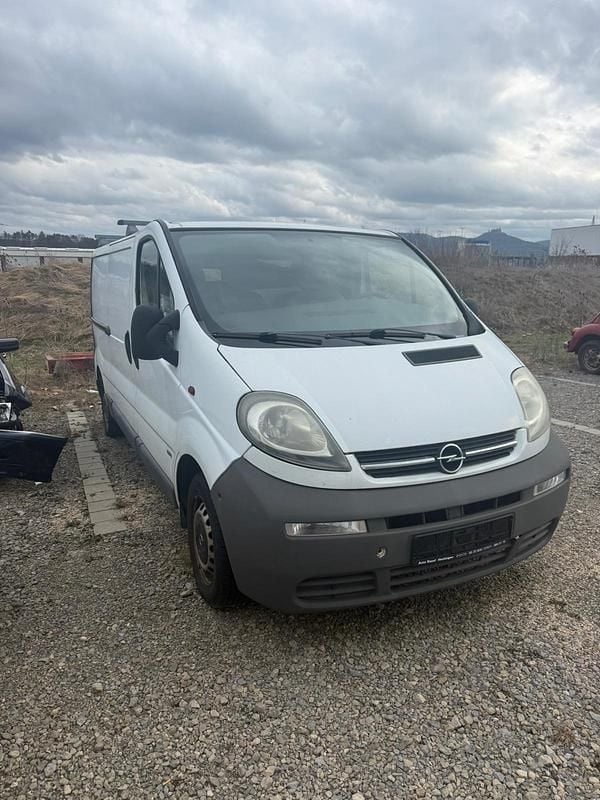 Gebraucht Opel Vivaro 100 PS (73 kW) 2002 Weiß Van / Kleinbus