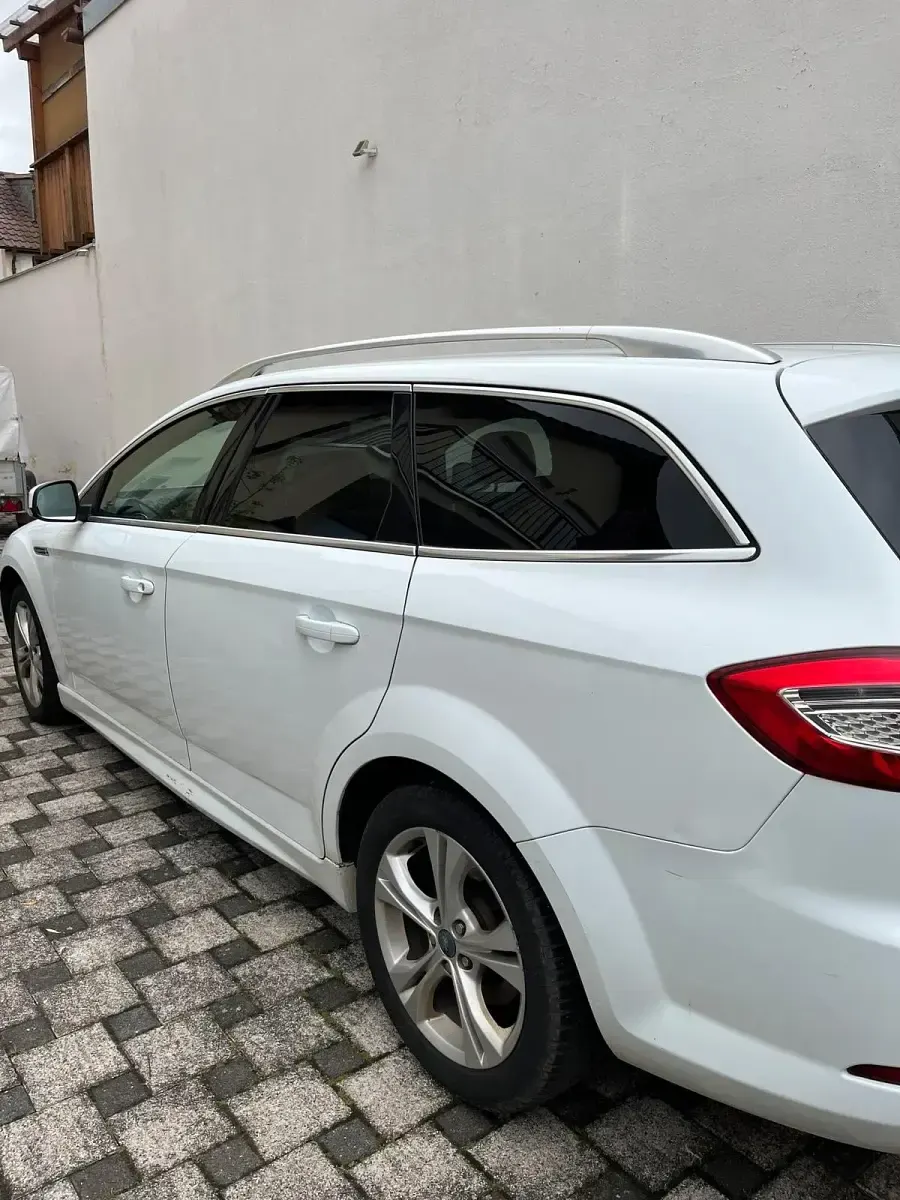 Gebraucht Ford Mondeo 163 PS (119 kW) 2012 Weiß Kombi