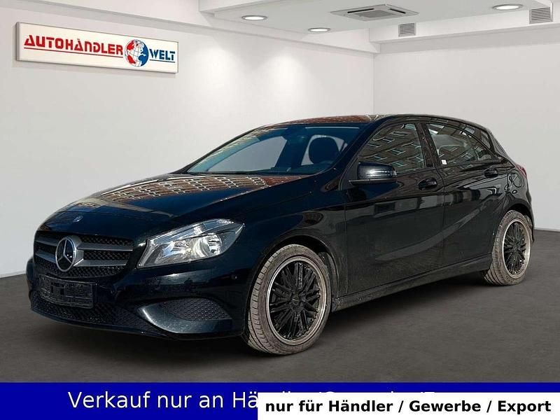 Gebraucht Mercedes A180 109 PS (80 kW) 2012 Schwarz Limousine