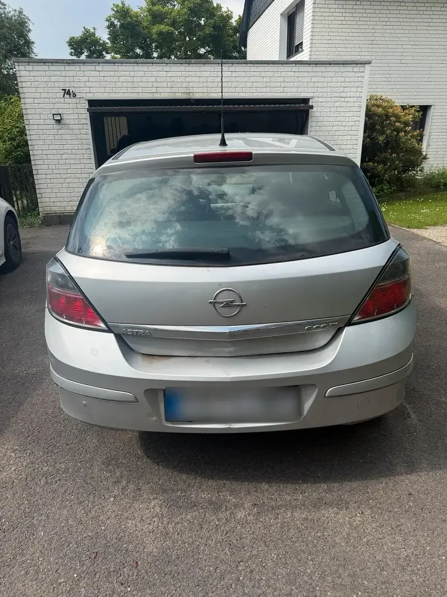 Gebraucht Opel Astra 90 PS (66 kW) 2009 Silber Kleinwagen