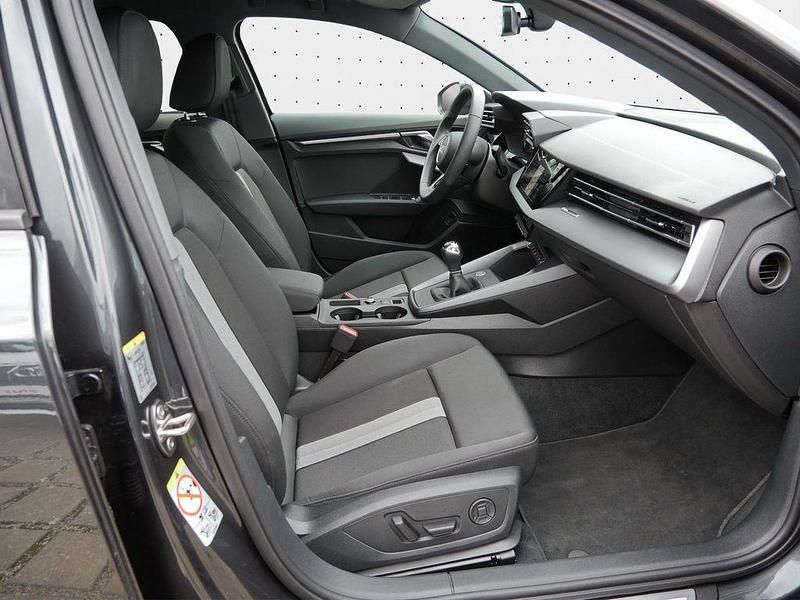 Gebraucht Audi A3 Advanced Plus 150 PS (110 kW) 2025 Grau Limousine
