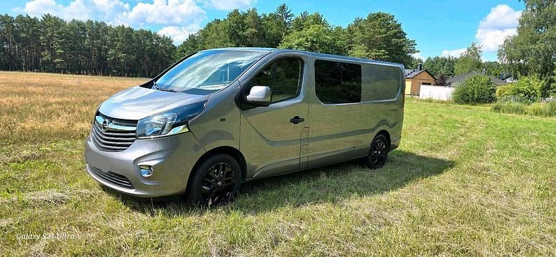 Grau Gebraucht 2018 Opel Vivaro Van | 21.000 € - Bild 1/4