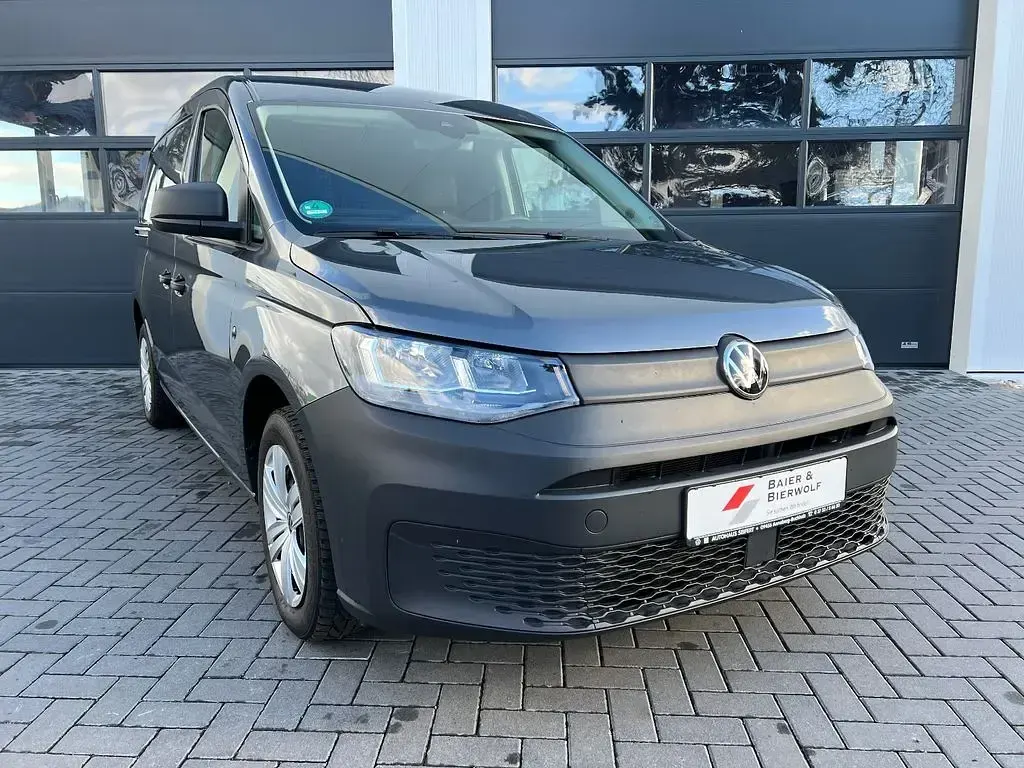 Usado VW Caddy 122 HP (89 kW) 2022 Cinzento Monovolume
