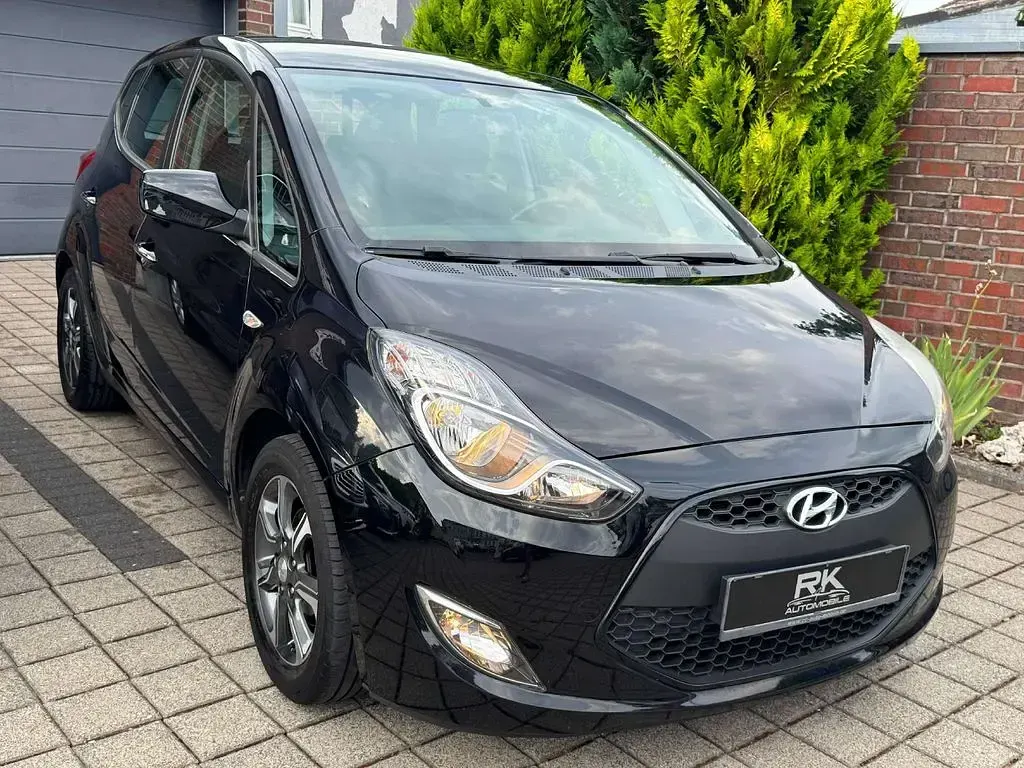 Gebraucht Hyundai ix20 125 PS (91 kW) 2017 Schwarz Kleinwagen