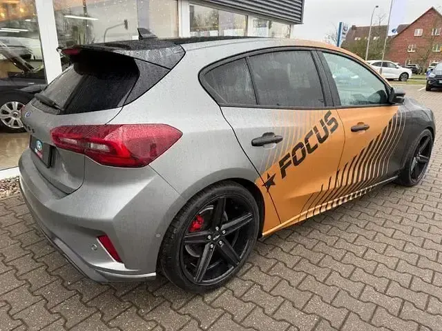 Gebraucht Ford Focus ST-Line X 116 PS (85 kW) 2023 Schwarz Limousine