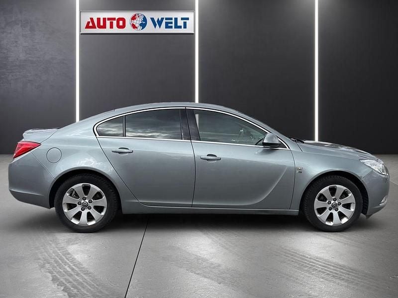 Gebraucht Opel Insignia Active 140 PS (102 kW) 2012 Grau Limousine