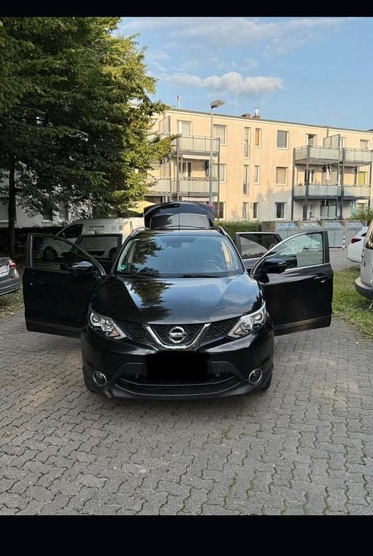 Schwarz Gebraucht 2016 Nissan Qashqai SUV | 11.000 € (Fairer Preis) - Bild 1/4