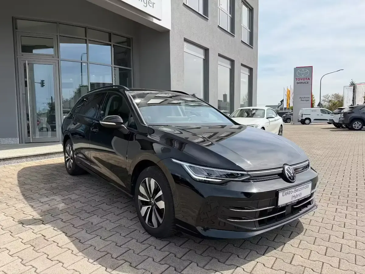 Gebraucht VW Golf VIII Goal 116 PS (85 kW) 2024 Schwarz metallic Kombi