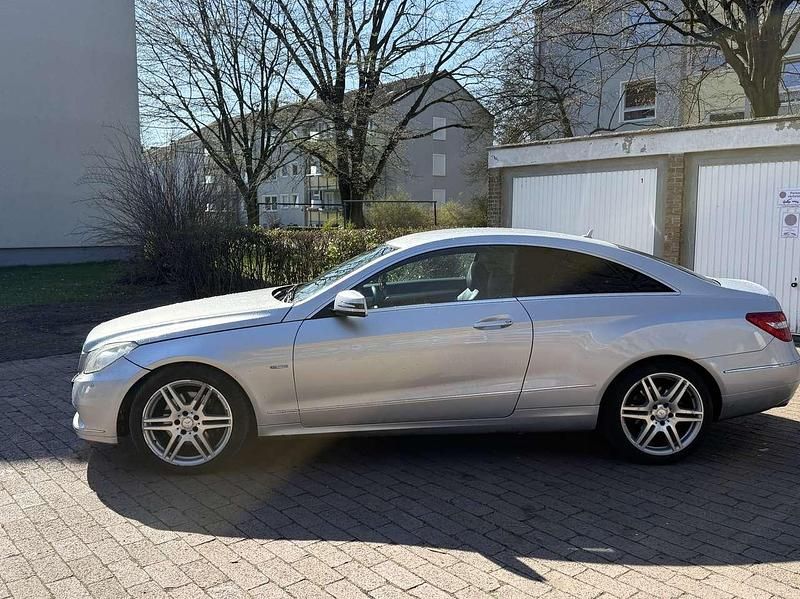 Gebraucht Mercedes E250 204 PS (150 kW) 2012 Grau Coupé