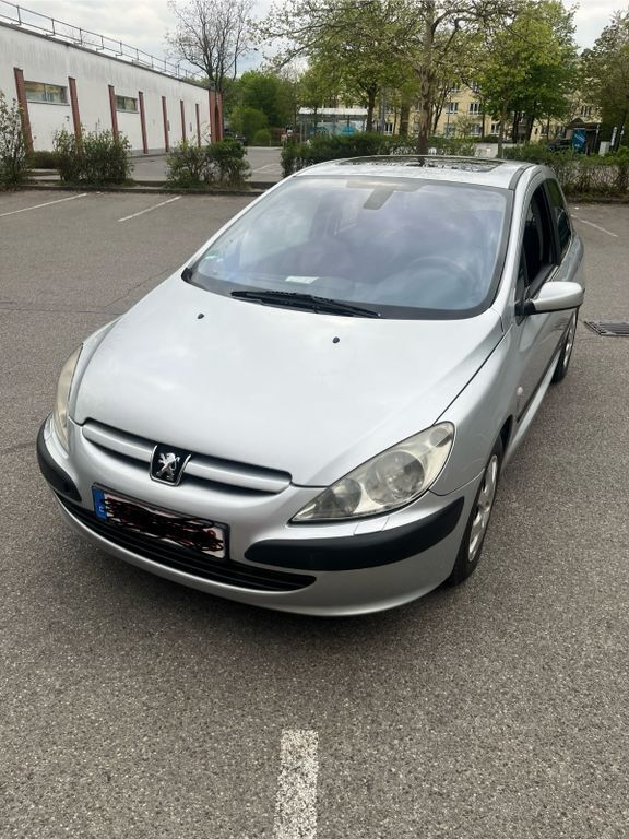 Silber Gebraucht 2002 Peugeot 307 Filou Limousine | 2.799 € (Fairer Preis) - Bild 1/4