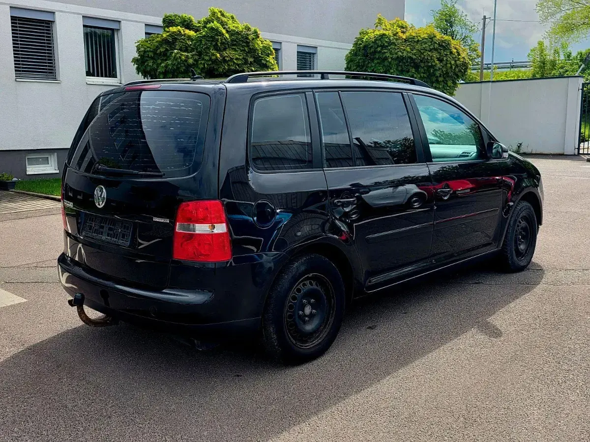 Gebraucht VW Touran 109 PS (80 kW) 2006 Schwarz Van / Kleinbus