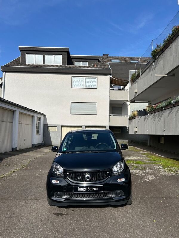 Schwarz Gebraucht 2017 Smart ForFour Prime Kleinwagen | 13.200 € (Fairer Preis) - Bild 1/4