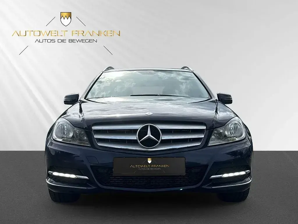 Gebraucht Mercedes C180 156 PS (114 kW) 2012 Blau Limousine