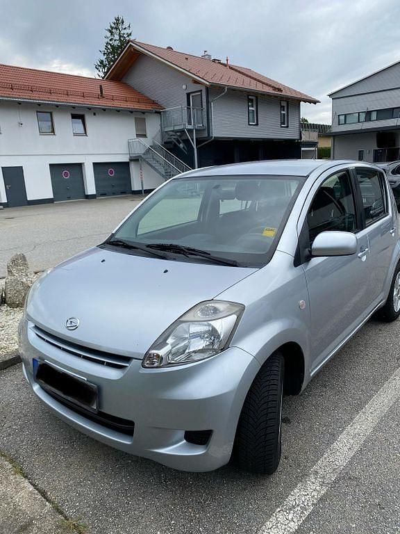 Silber Gebraucht 2008 Daihatsu Sirion Kleinwagen | 999 € (Guter Preis) - Bild 1/4