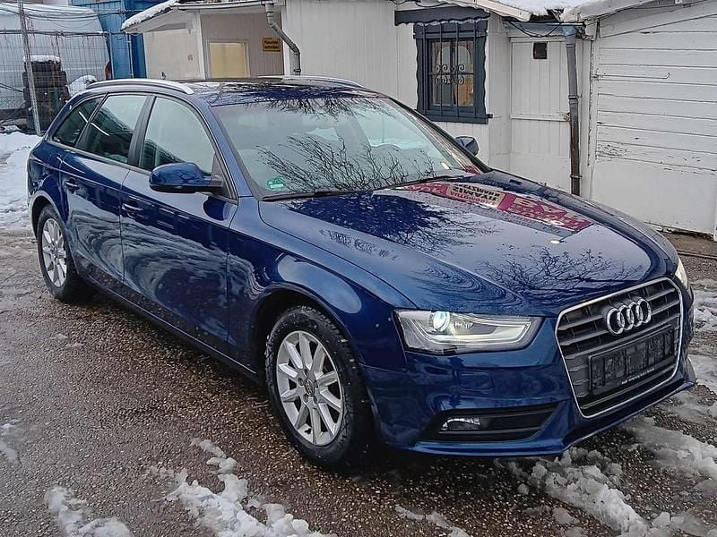 Gebraucht Audi A4 Ambition 170 PS (125 kW) 2012 Scubablau metallic Kombi