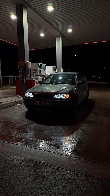 Gebraucht 2001 BMW 320 Limousine | 2.500 € (Superpreis) - Bild 1/4