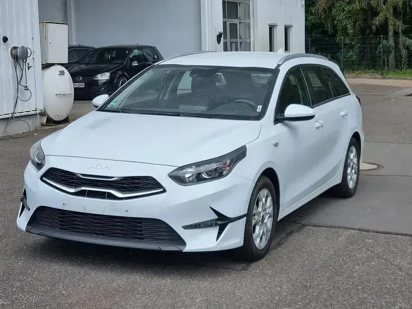 Gebraucht Kia Ceed Sportswagon Vision 160 PS (117 kW) 2022 Cararraweiss Kombi