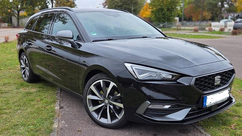 Schwarz Gebraucht 2023 Seat Leon FR Kombi | 20.499 € (Superpreis) - Bild 1/4