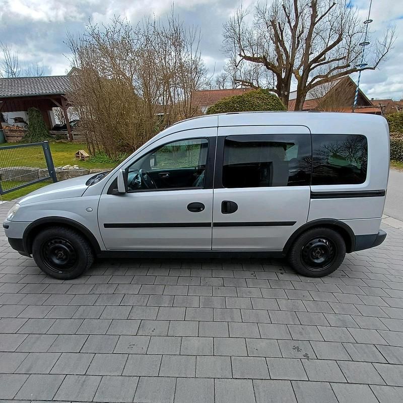 Gebraucht Opel Combo 90 PS (66 kW) 2008 Silber Van / Kleinbus