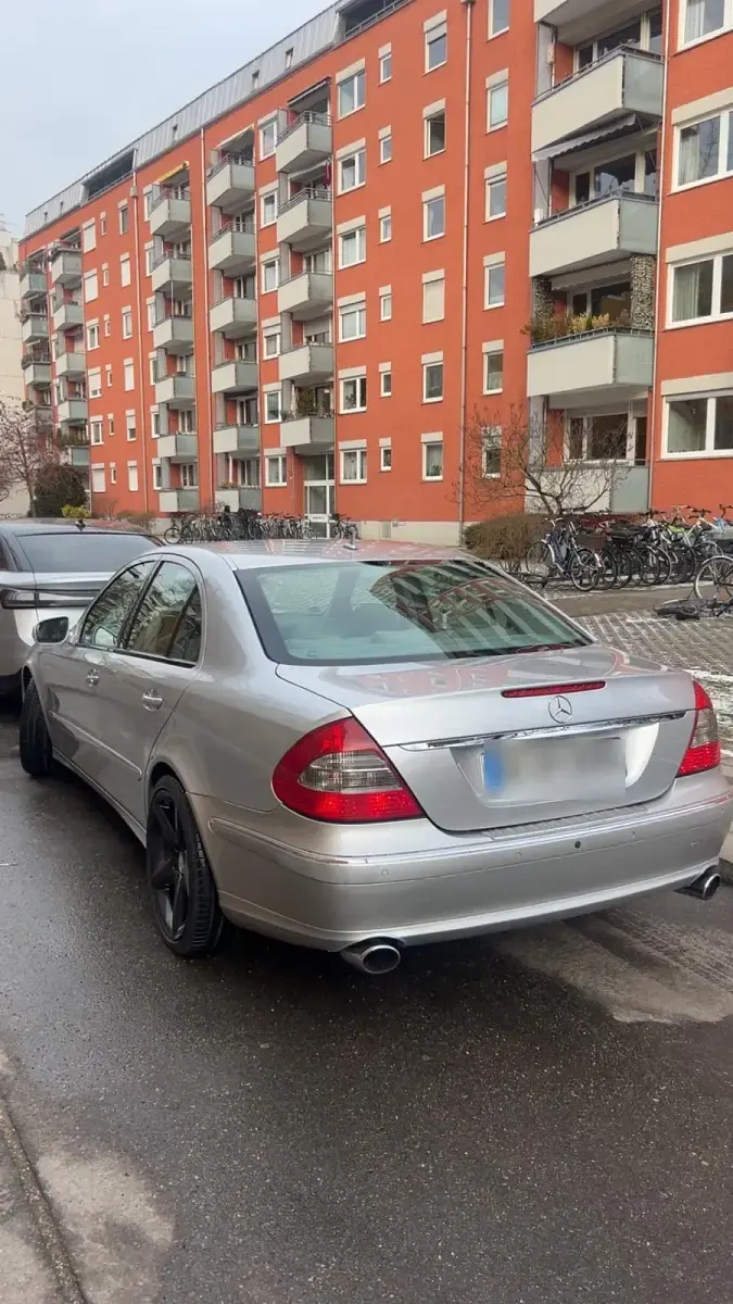 Gebraucht Mercedes E280 231 PS (169 kW) 2006 Silber Limousine