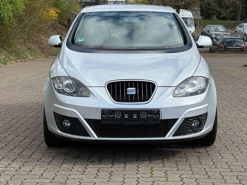 Gebraucht Seat Altea Stylance 160 PS (117 kW) 2012 Silber Van / Kleinbus