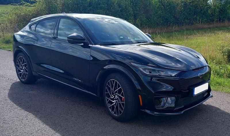 Schwarz Gebraucht 2022 Ford Mustang Mach-E GT SUV | 42.999 € (Fairer Preis) - Bild 1/4
