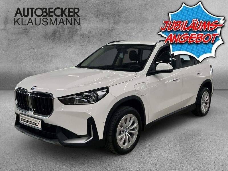 Weiss Gebraucht 2023 BMW X1 Performance SUV | 42.269 € (Superpreis) - Bild 1/4