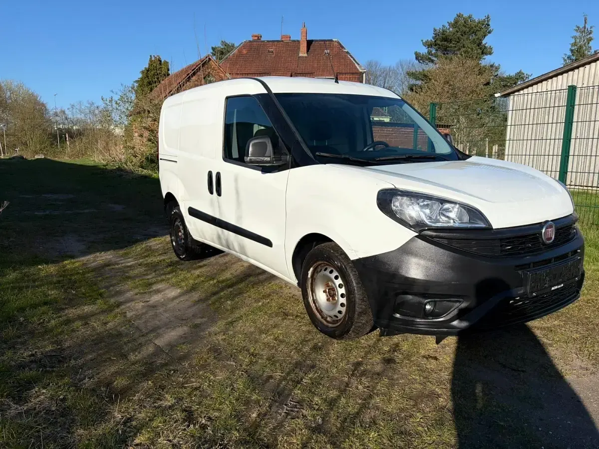 Gebraucht Fiat Doblò 101 PS (74 kW) 2021 Weiß Van / Kleinbus