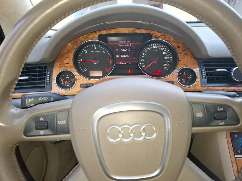 Gebraucht Audi A8 235 PS (172 kW) 2005 Andere farben Limousine