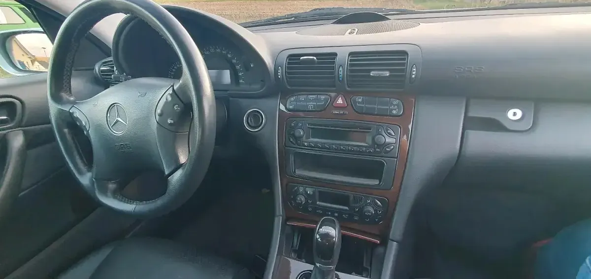 Gebraucht Mercedes 320 217 PS (159 kW) 2002 Silber Kombi