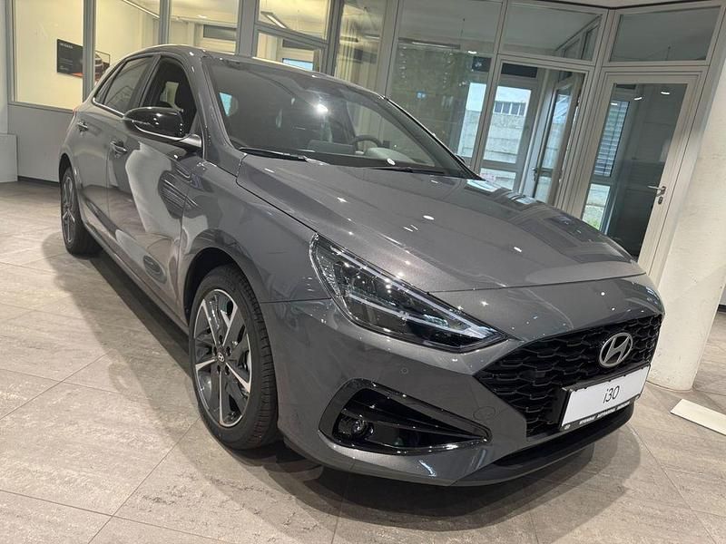 Gebraucht Hyundai Matrix Advantage 140 PS (102 kW) 2025 Ecotronic grey / mic Van / Kleinbus