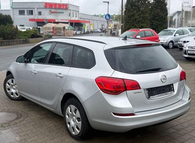 Gebraucht Opel Astra 116 PS (85 kW) 2011 Silber Kombi