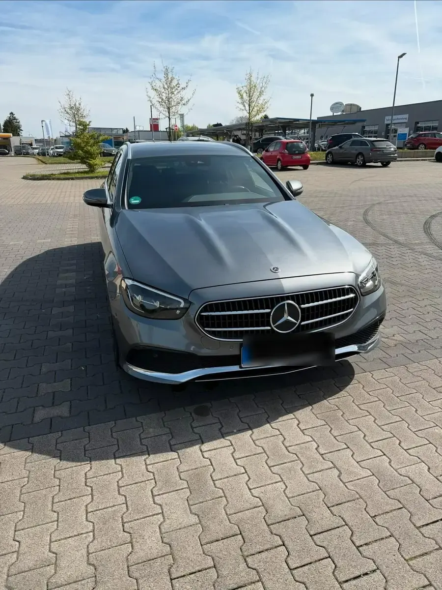 Gebraucht Mercedes E200 160 PS (117 kW) 2023 Grau Kombi