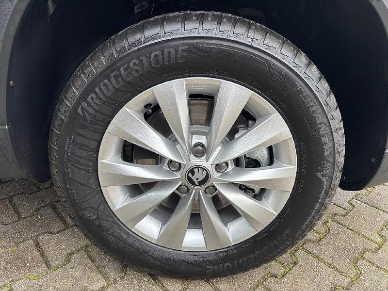 Neu Skoda Karoq Selection 150 PS (110 kW) 2025 Schwarzmagic perleffekt SUV